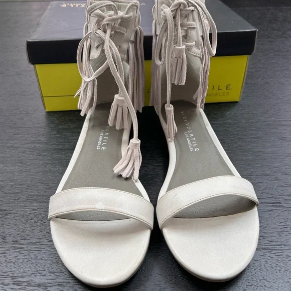 Very Volatile Aubrey ICE Fringe Sandal Women's Size 7 NEW IN BOX Light Gray - Picture 3 of 10
